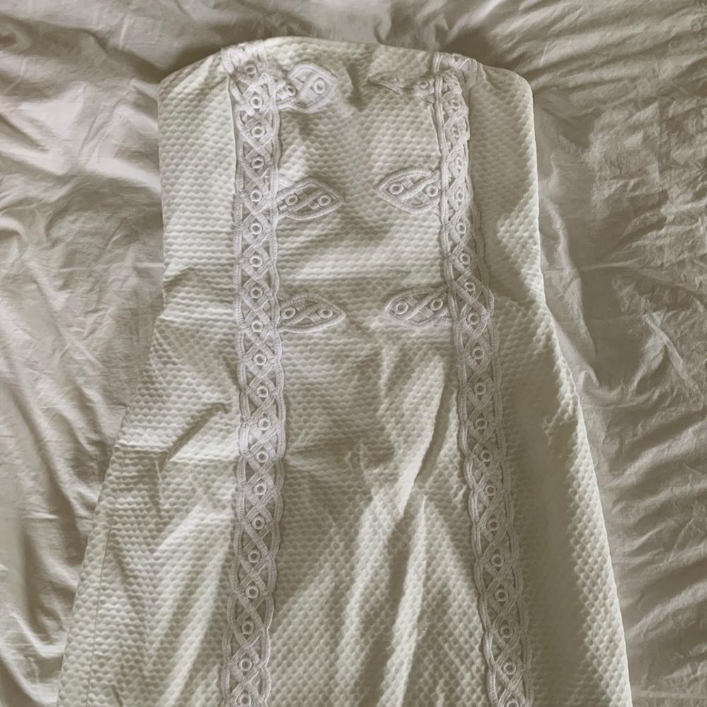 White Lilly Pulitzer strapless dress